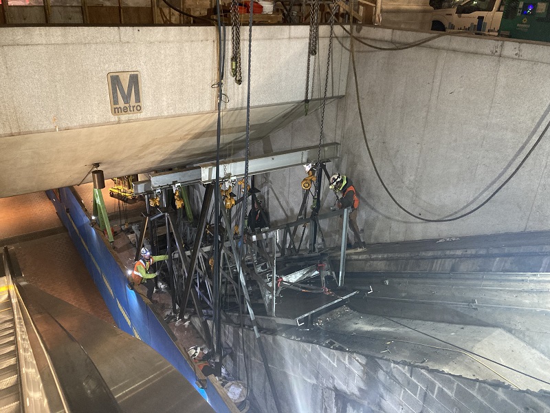 Truss removal at Union Station, February 2023