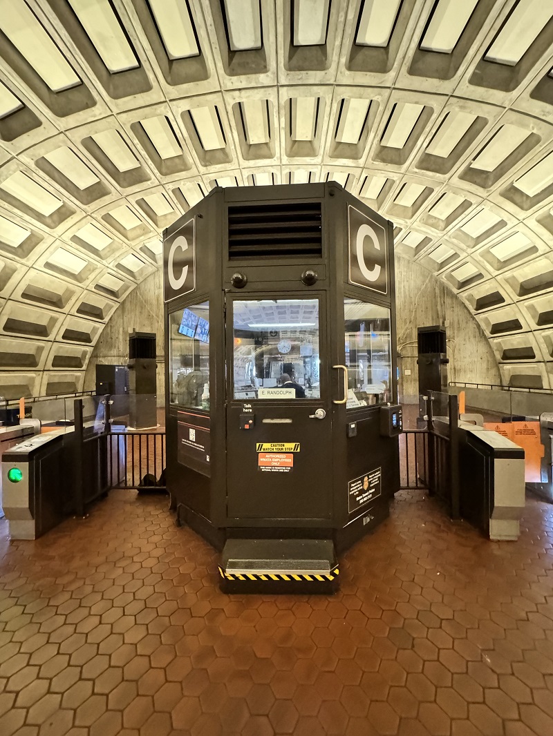 Metro's new  "C" entrance/exit lettering at Gallery Pl-Chinatown