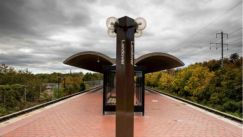 Landover Station prior to platform reconstruction